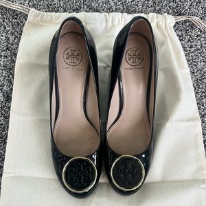 Tory Burch Twiggie Logo Patent Wedge Pump